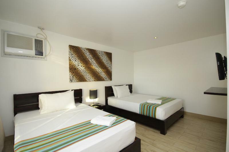 Westcliff Villa By Bluewaves Balabag  Bagian luar foto